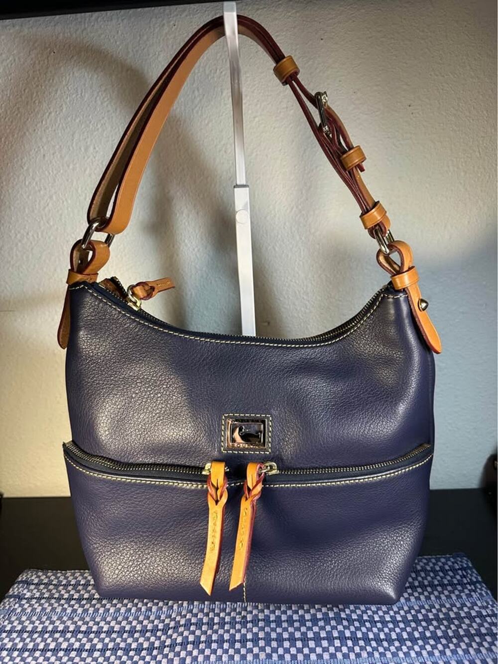 Dooney & Bourke Dillen Small Zipper Pocket Sac Hobo Bag
